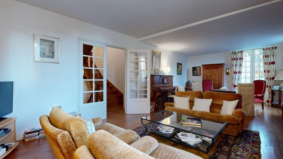 Salon 1er - Maison à SIORAC-EN-PERIGORD