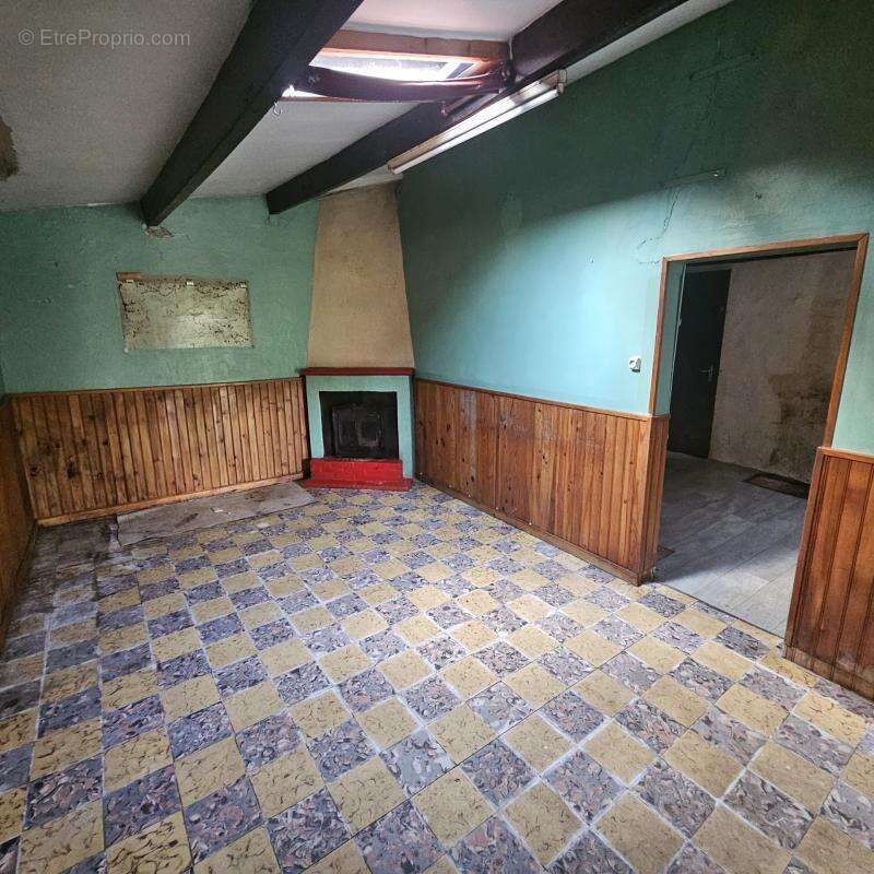 Maison à CHAMPAGNE-LES-MARAIS