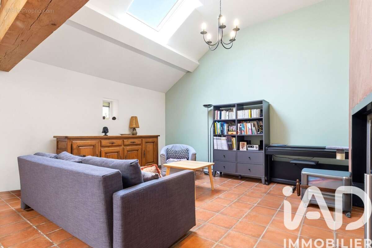 Maison 114 m² à Fontaine-Le-Port  - photo 2