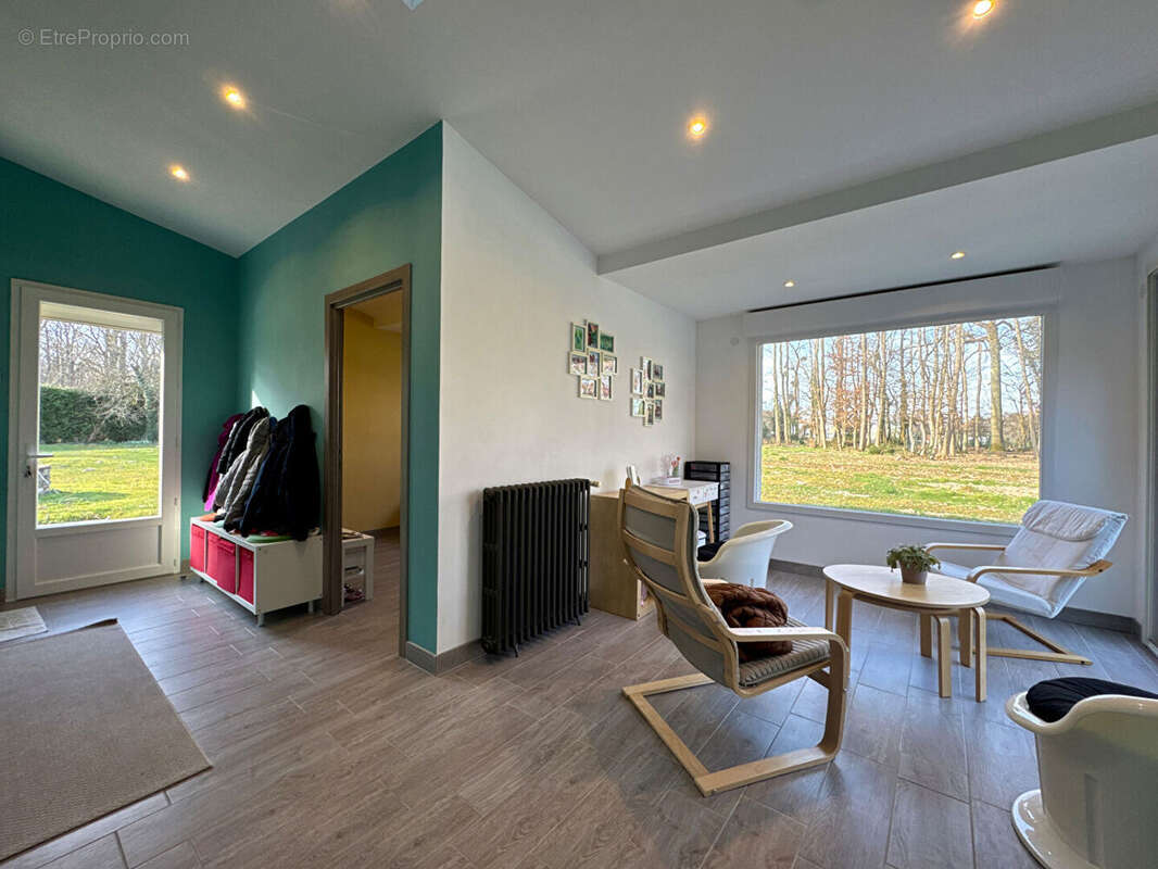 Maison à SULLY-LA-CHAPELLE