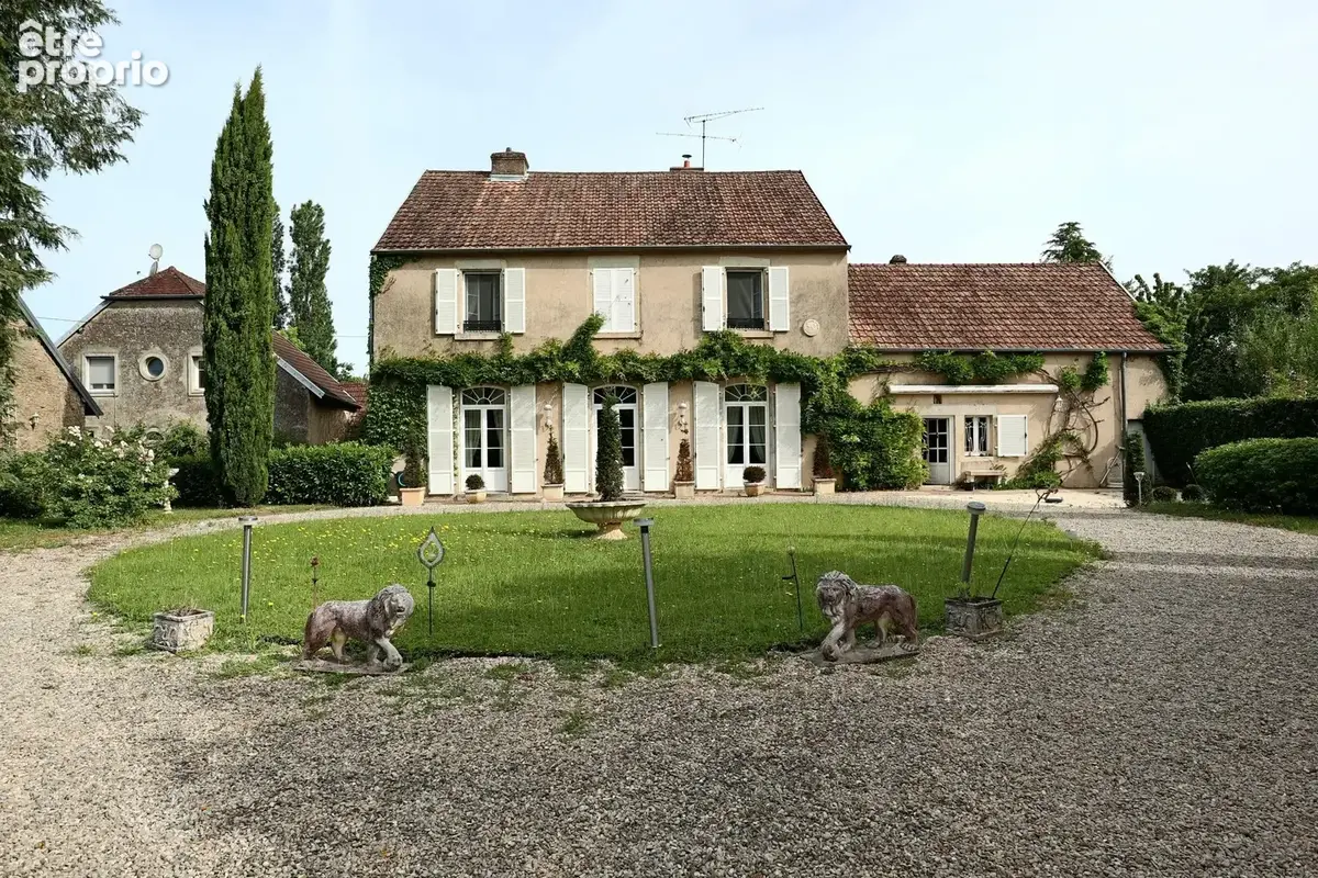 Photo Maison à Marnay au prix de 758 000€