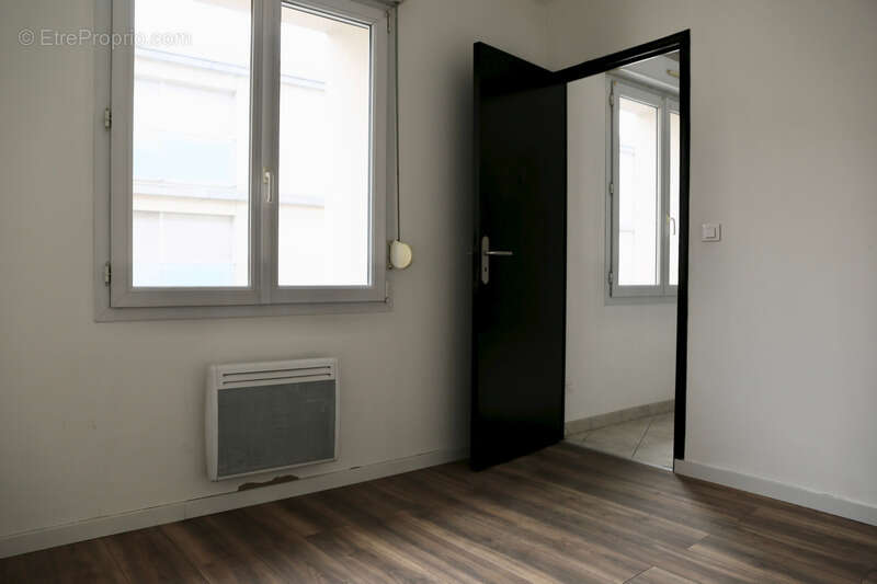 Appartement au premier étage à vendre 2 pièces REIMS (51), libre de toutes occupations ; - photo 7