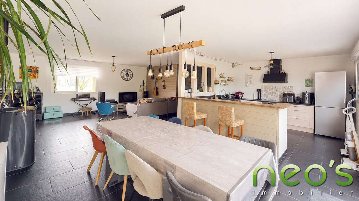 Maison 154 m² à Chemille  - photo 4