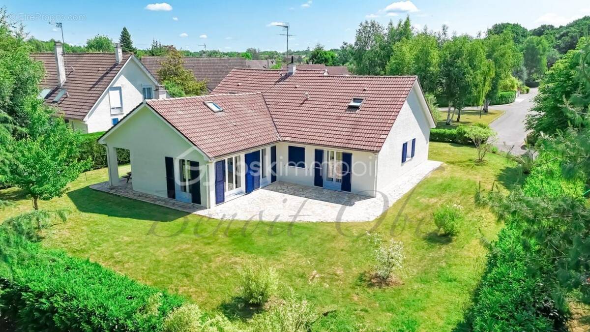 Maison à OZOIR-LA-FERRIERE