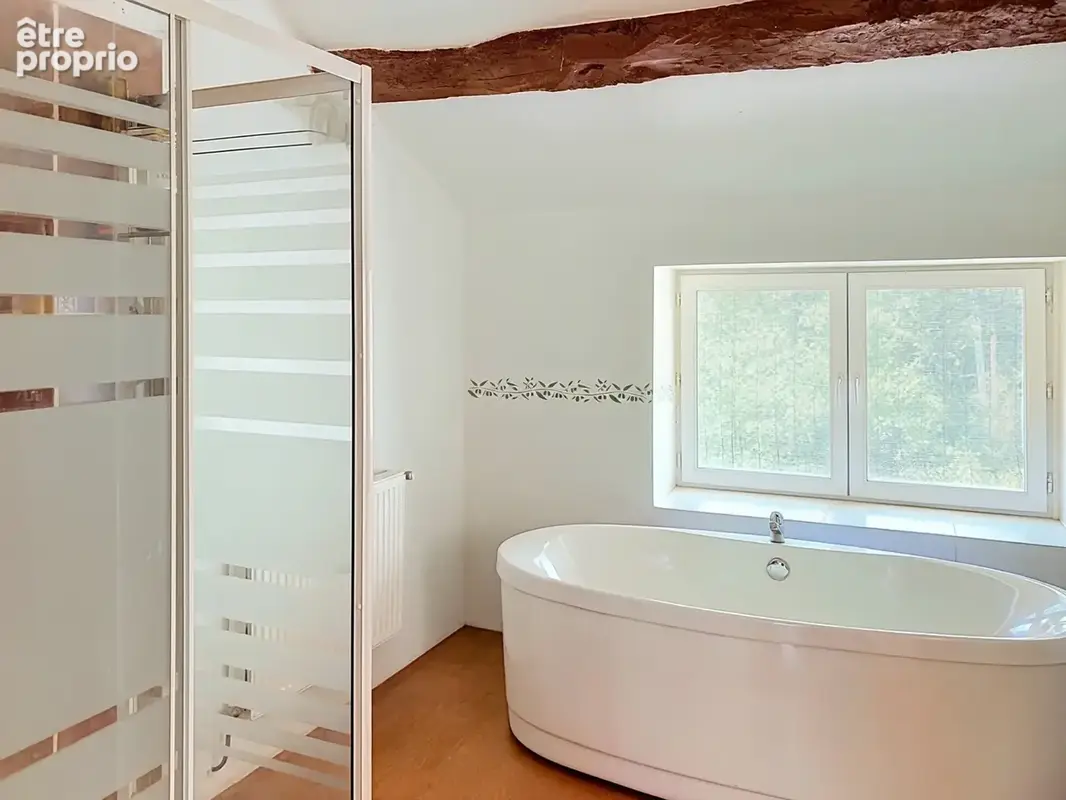 Propriété T7 avec studio, dépendances, garage et 6 035 m2 de terrain - photo 12