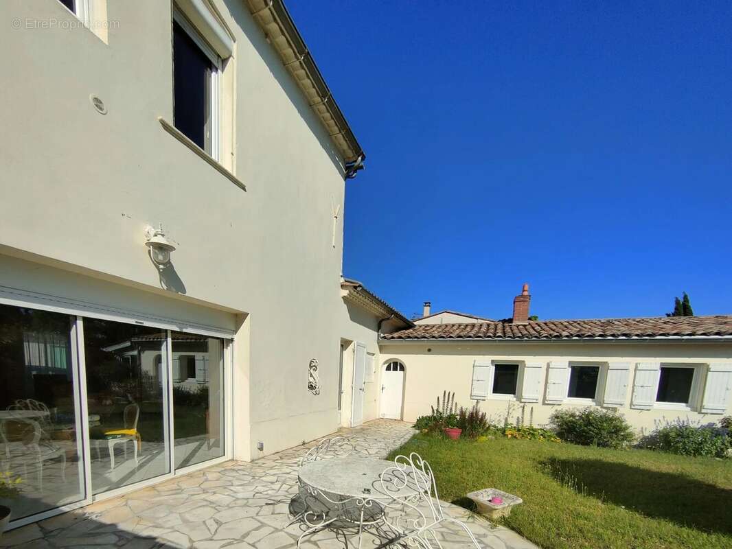 SAINT SELVE, maison de village de 156 m² - photo 6