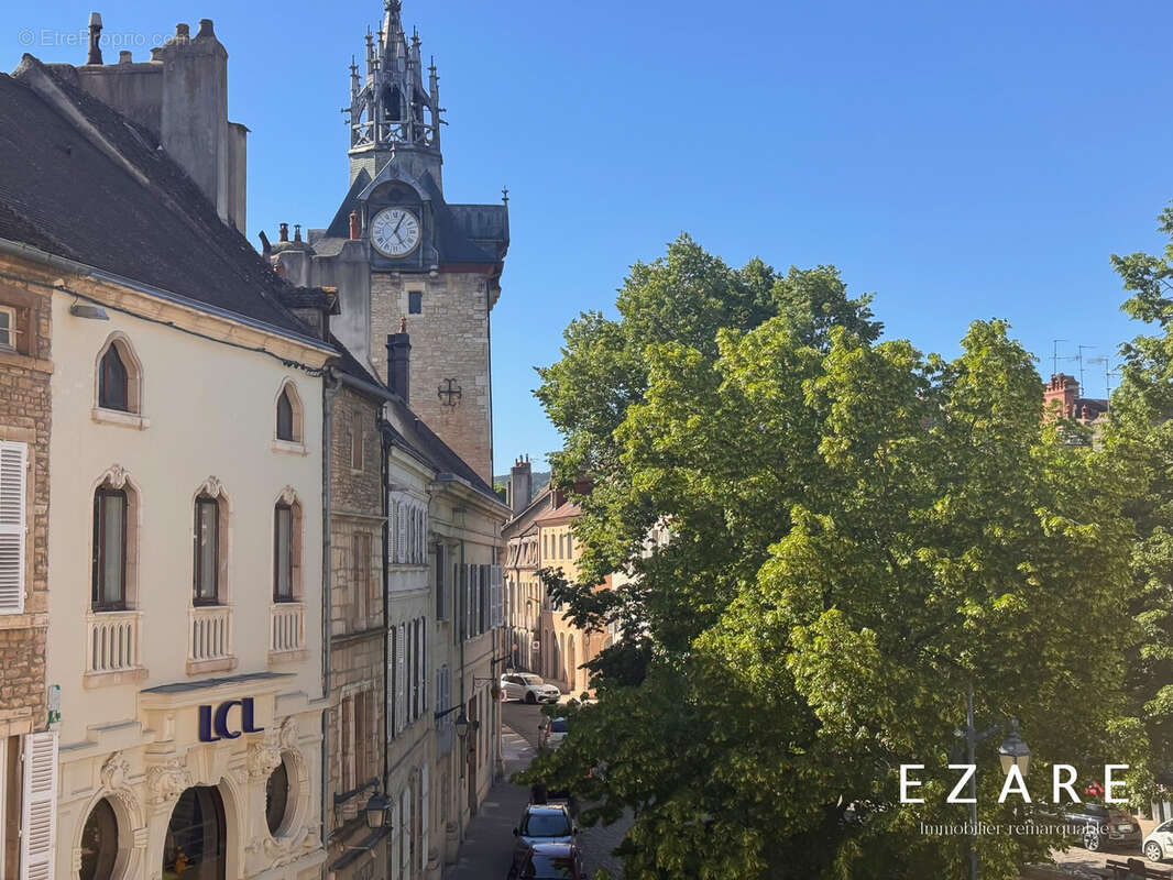 Vue de la pièce de vie  - Appartement à BEAUNE