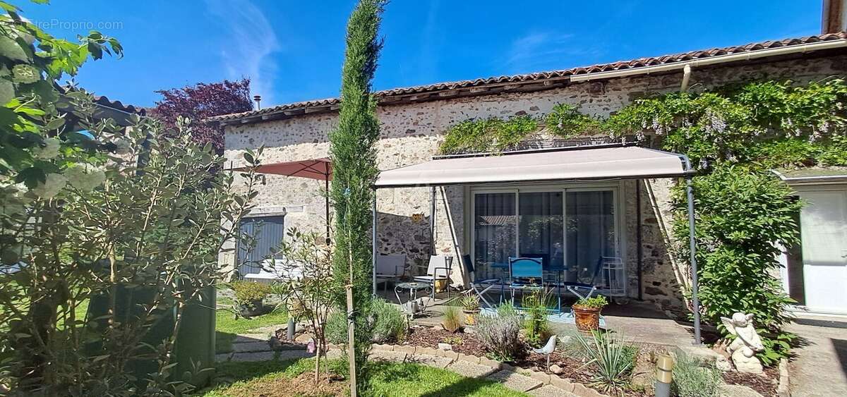 Maison à ROUZEDE