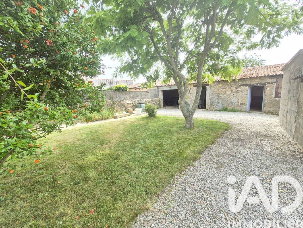 Photo 1 - Maison à SALIGNY