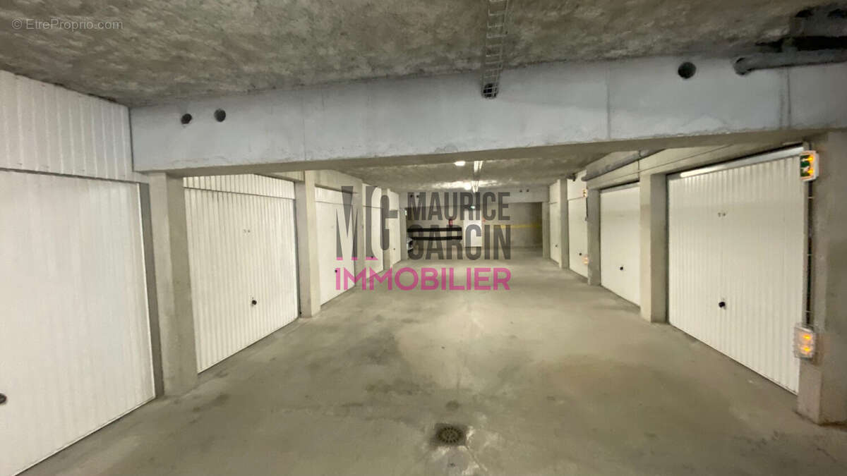 Appartement à ENTRAIGUES-SUR-LA-SORGUE