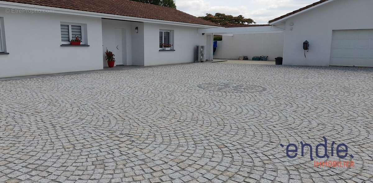 Maison à MOUSCARDES