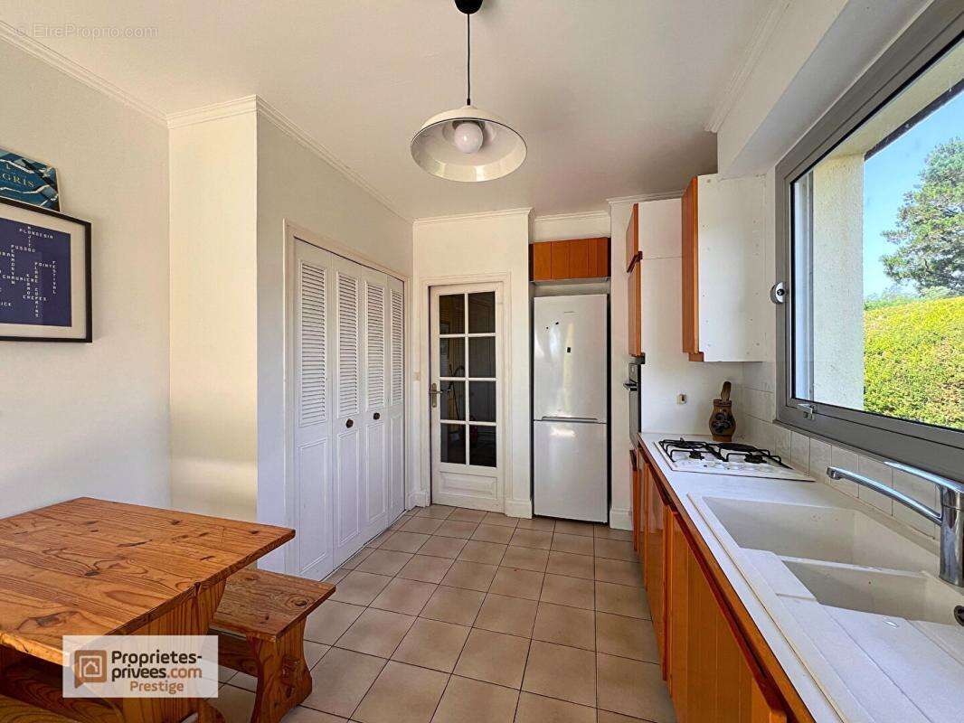 Sainte-Marine, Maison d'architecte 162 m², Terrain de 1 019 m² , Plage à pied - photo 5