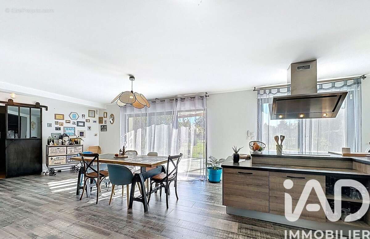 Photo 2 - Maison à CORQUILLEROY