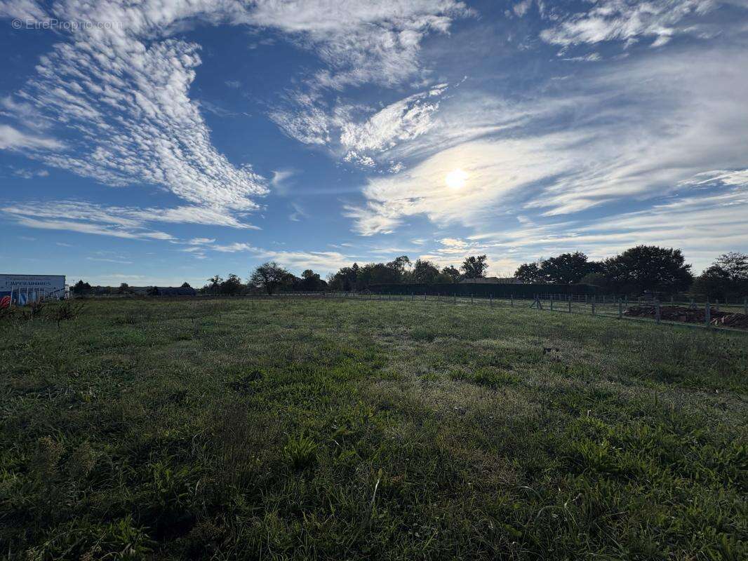 Terrain à MONTPON-MENESTEROL