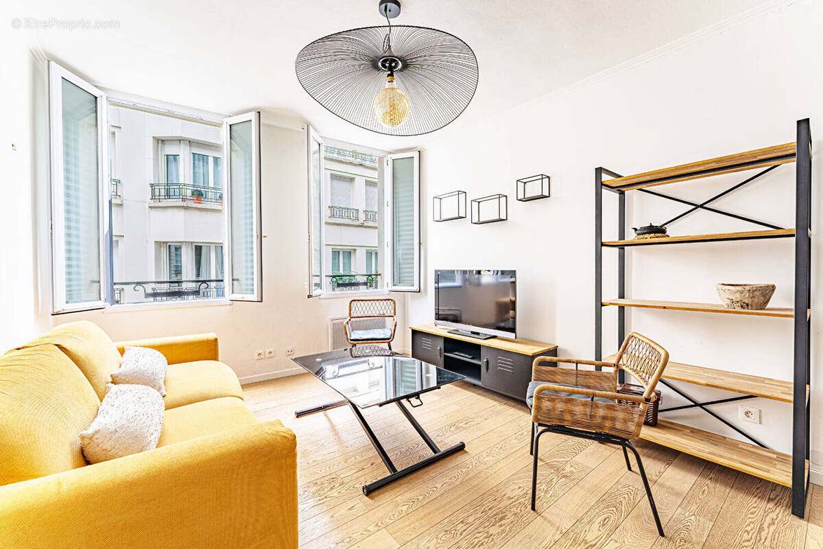 Appartement à PARIS-2E