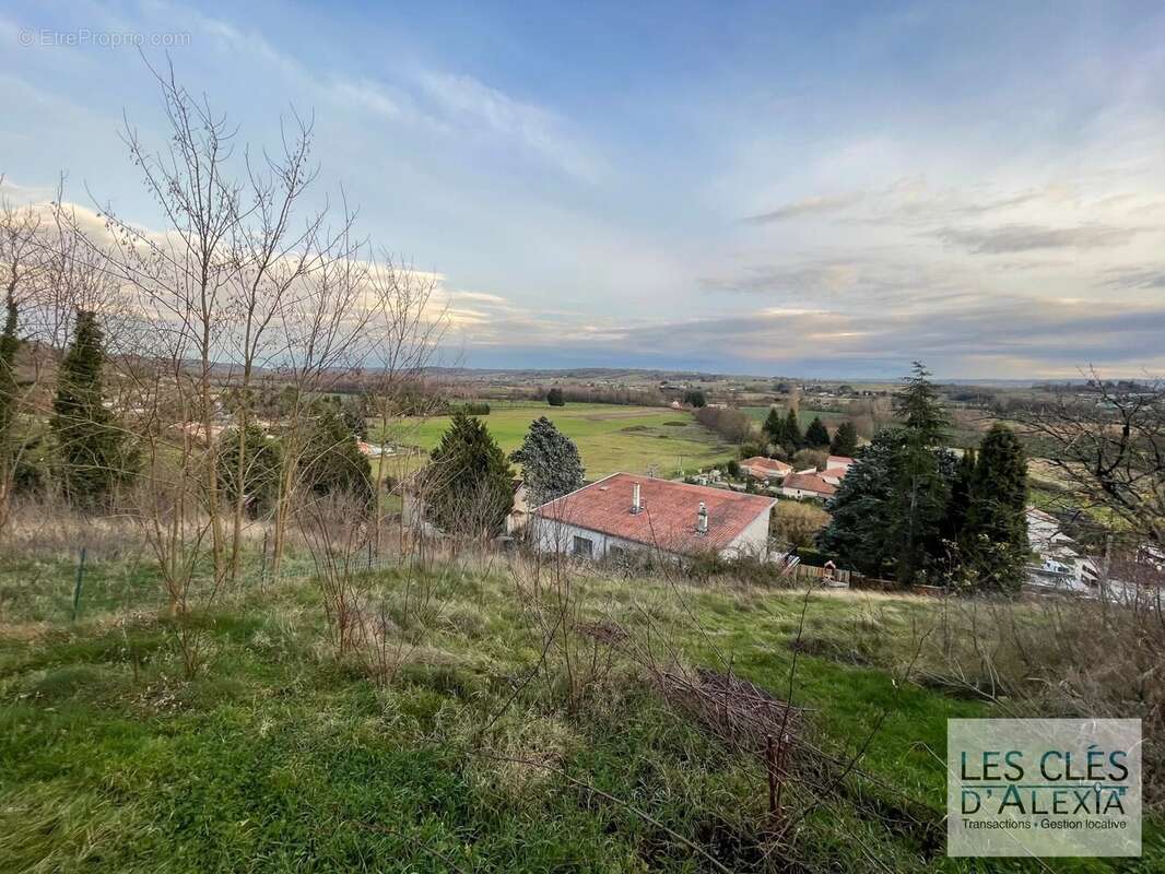 Maison à PONT-EVEQUE