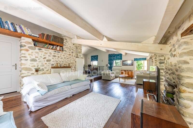 A vendre Authentique propriété de caractère avec gîte indépendant à Mallemoisson (04) - photo 8