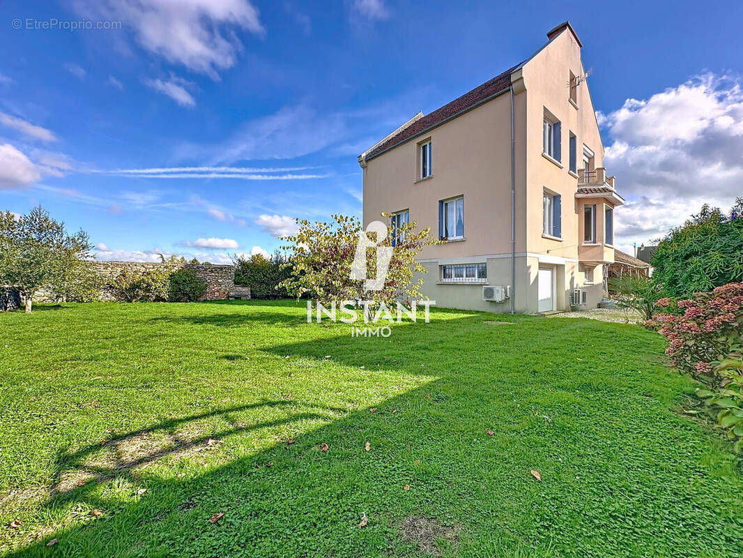 Maison à CRISENOY