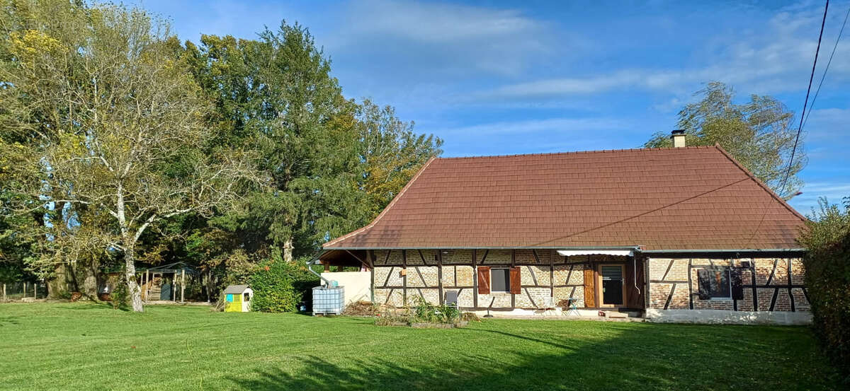 Maison à SENS-SUR-SEILLE