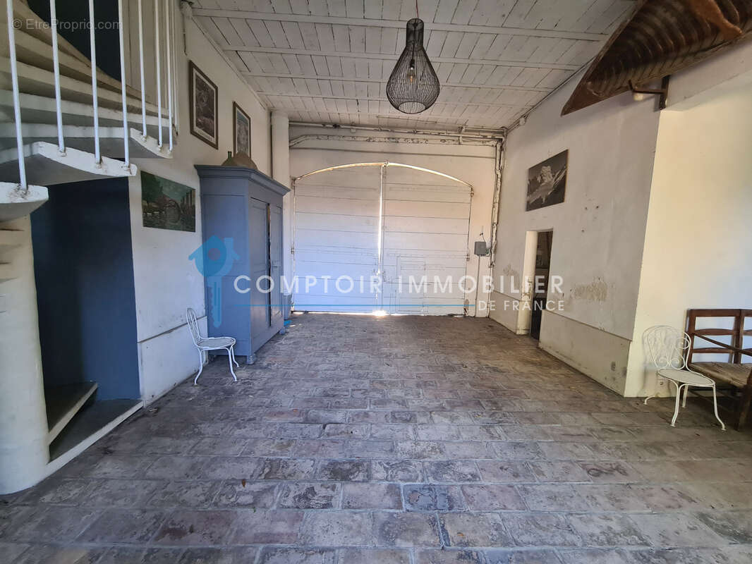 Immeuble de rapport avec Maison vigneronne et  locaux proche centre ville - photo 12