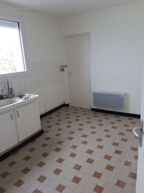 Maison à SAINT-JEAN-DE-BRAYE