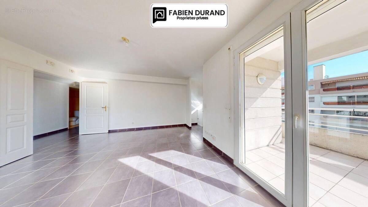 Appartement à MANDELIEU-LA-NAPOULE