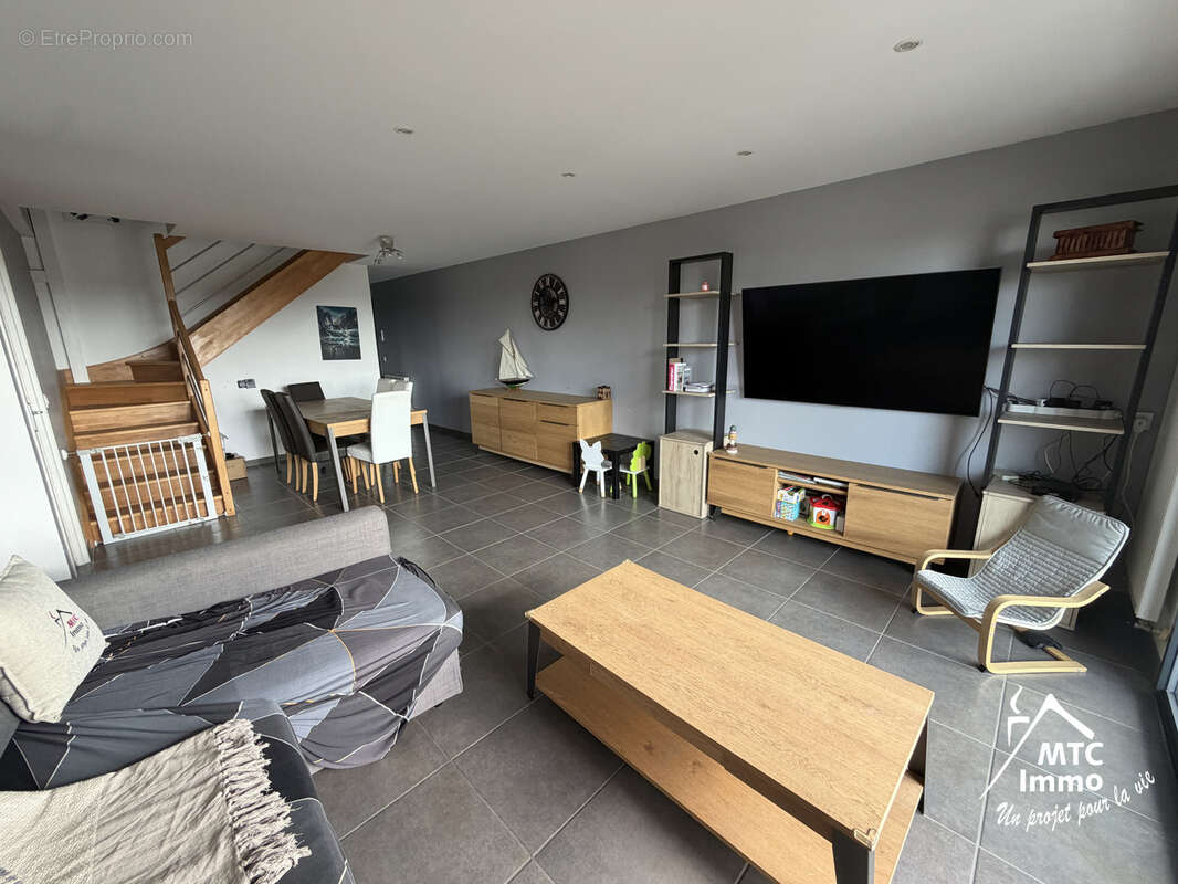 Appartement à MEYZIEU