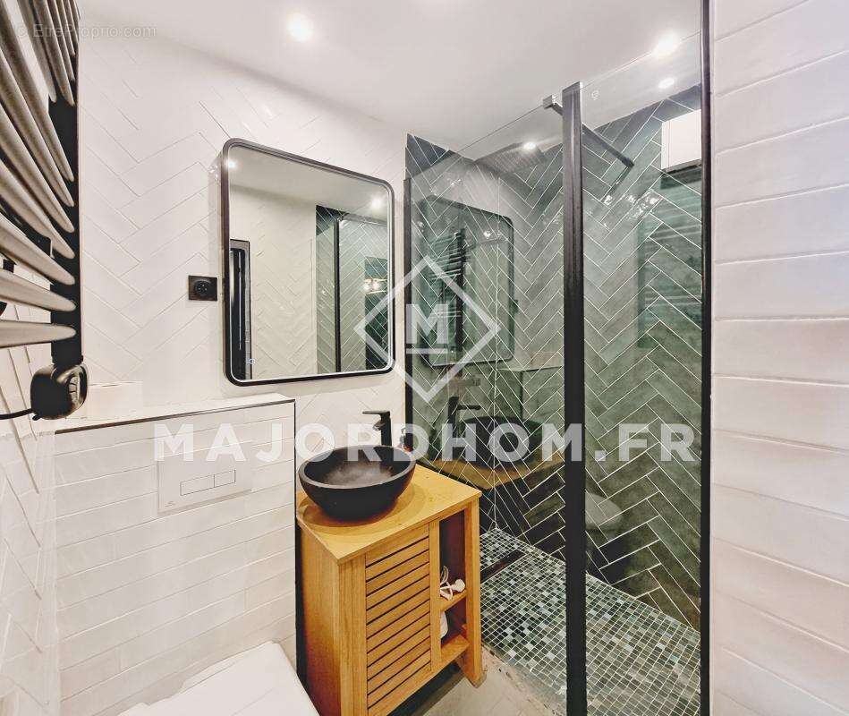 Appartement à MARSEILLE-1E