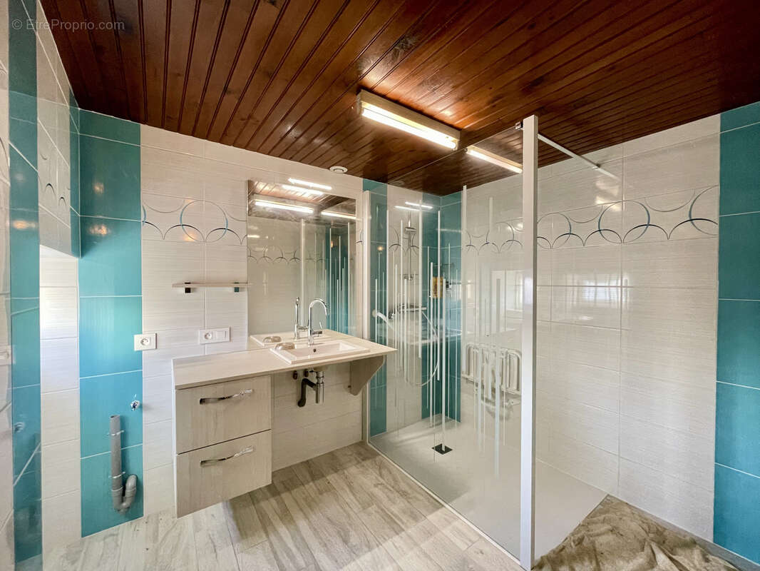 Maison à LA CHAPELLE-BATON