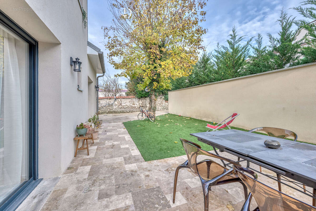 Maison à LE PERREUX-SUR-MARNE