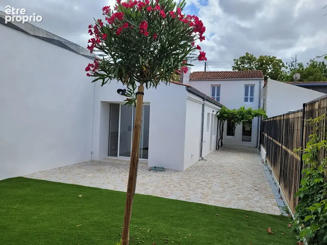 Rochefort secteur calme maison de 112 m² de type 4 - 2 salles d'eau - jardin intime - photo 3