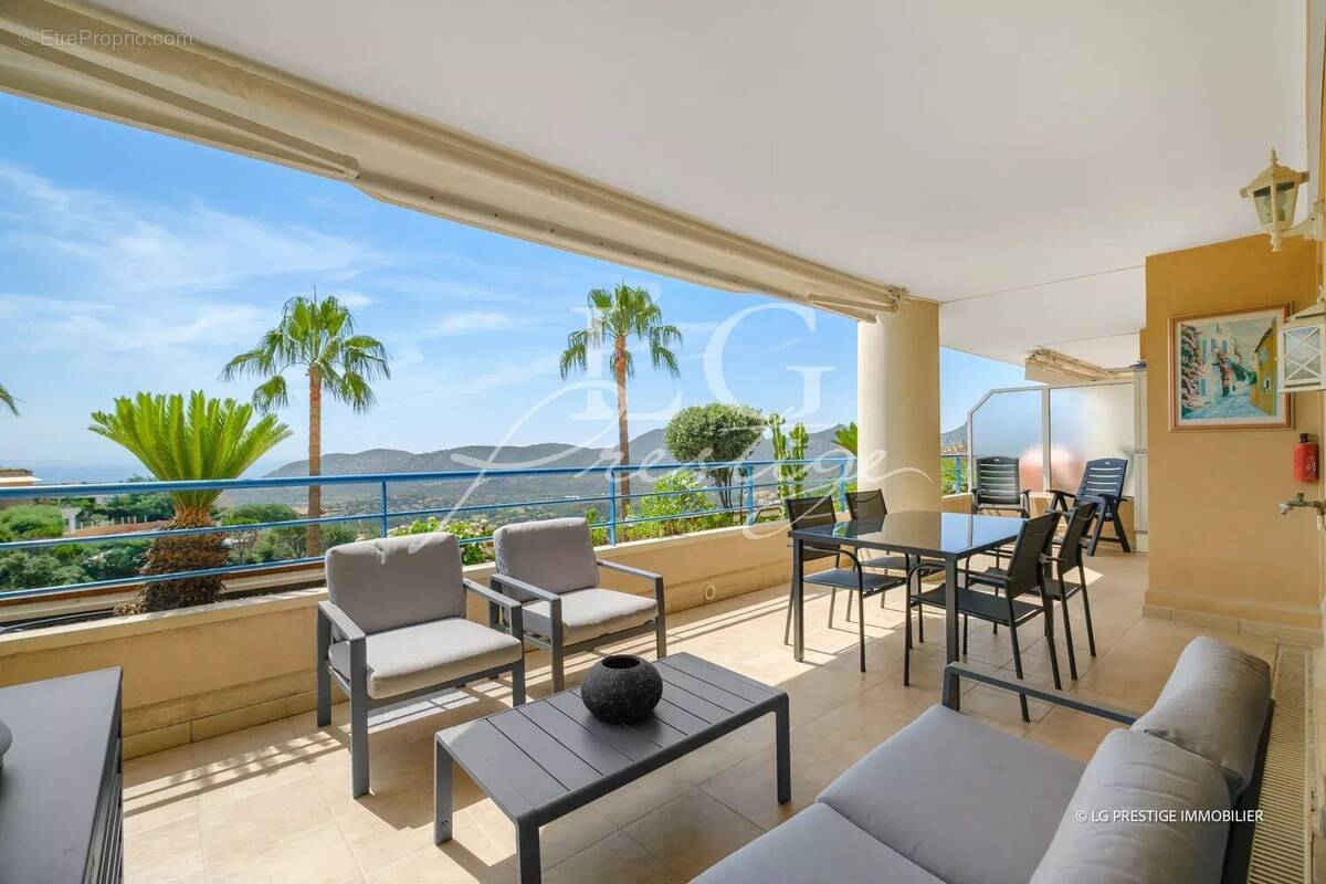 Appartement à MANDELIEU-LA-NAPOULE