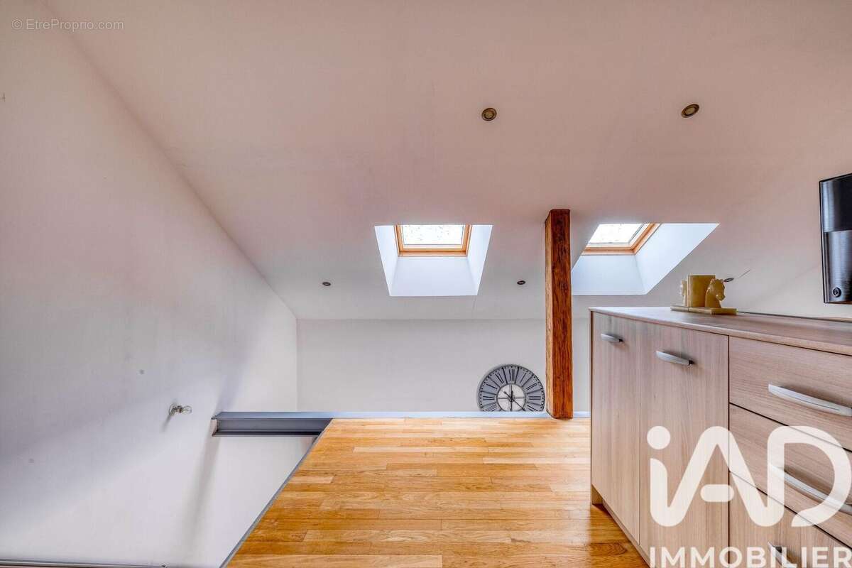 Maison 217 m² à Vendrest  - photo 9