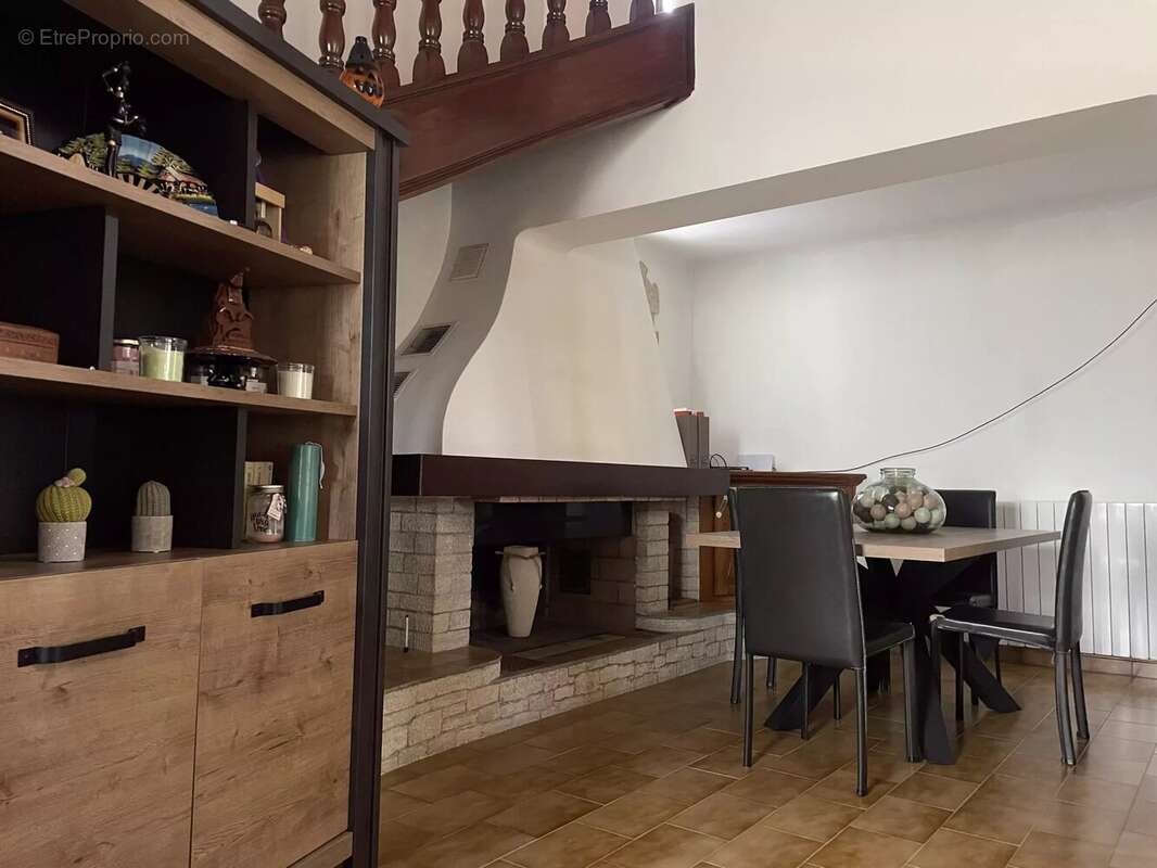 Maison à PELISSANNE