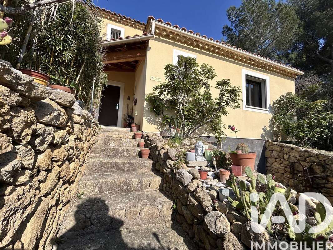 Photo 2 - Maison à SALON-DE-PROVENCE