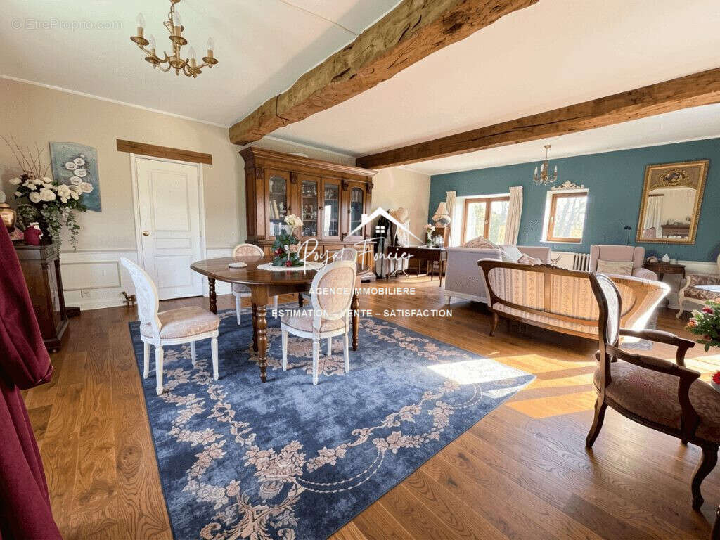 Maison à SAINTE-MAURE-DE-TOURAINE