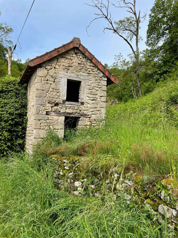 Enorme Potentiel avec cette Longère sur un terrain de 2829m2 Hameau Tranquille - photo 3