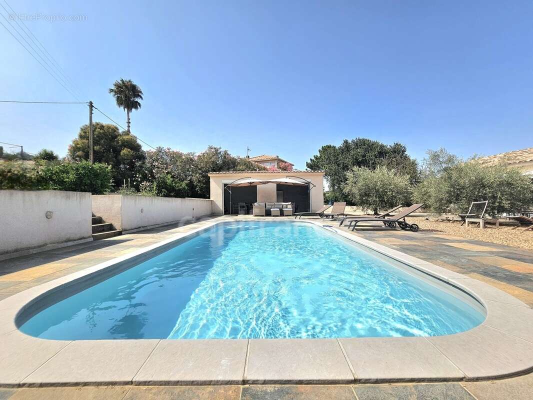 Ensemble immobilier de 368 m2 divisé en 3 habitations, piscine, terrain 1683 m2 à VESCOVATO (Haute Corse) - photo 15