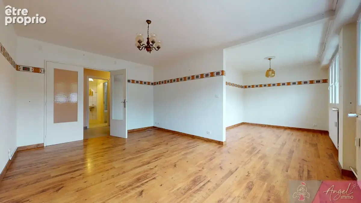 Appartement lumineux de 95 m2 avec 3 chambres, balcon et garage   Dole - photo 2