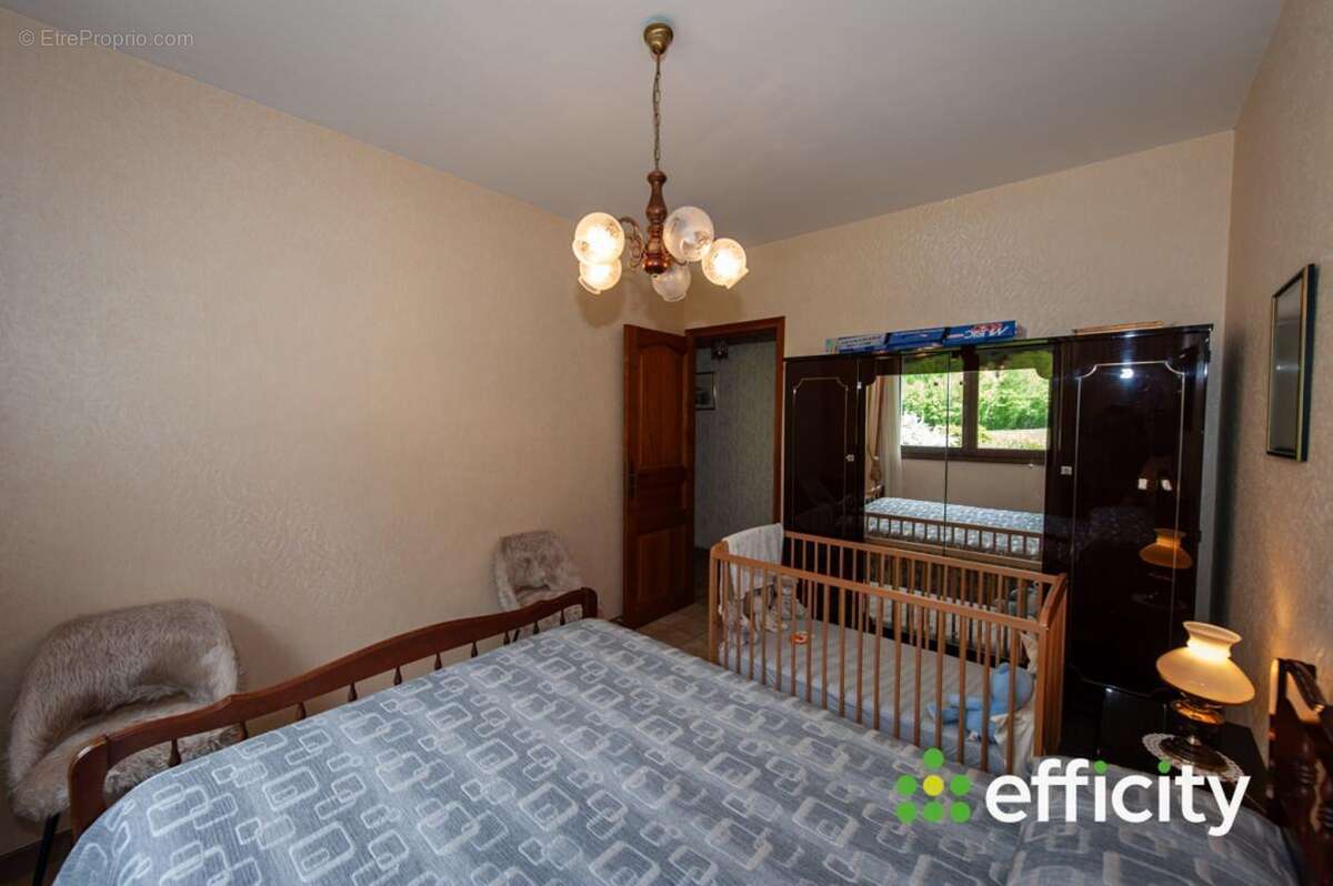 Appartement à SAINT-PAUL-DE-VARCES