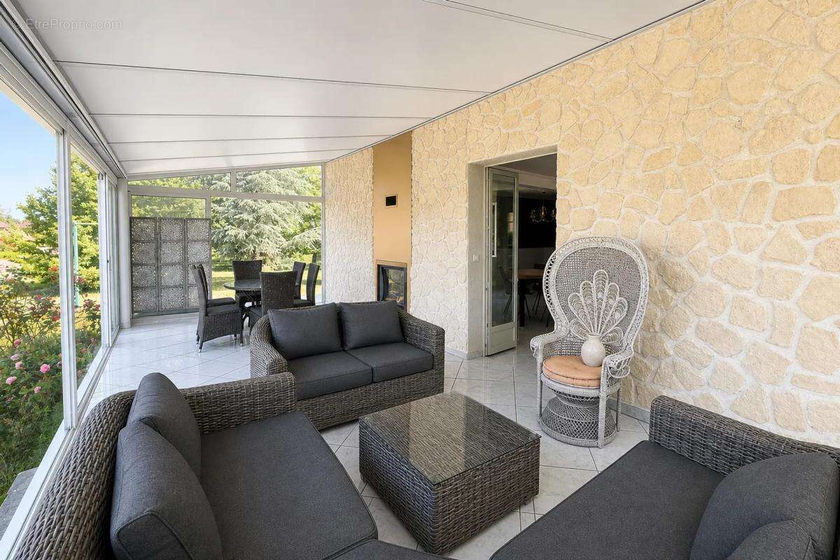Maison 6 pièces de 187 m² avec appt indép., véranda, garages - photo 9