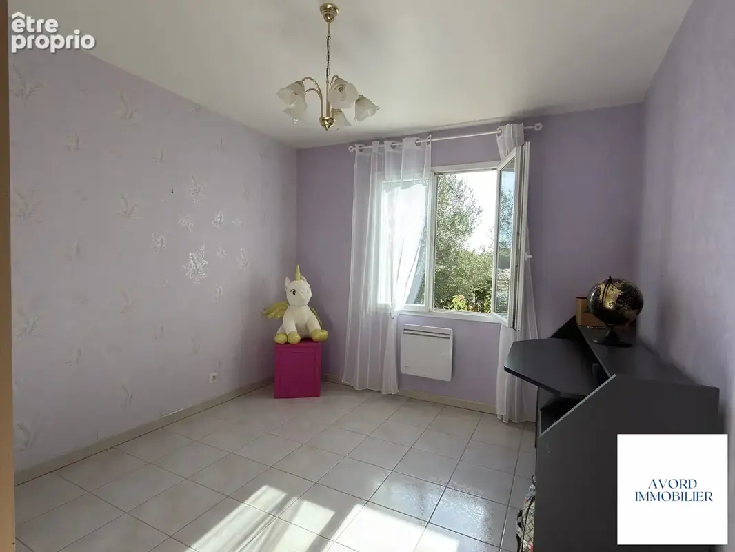 Maison 6 pièces 146 m² à vendre à Farges-En-Septaine (18800) - photo 9