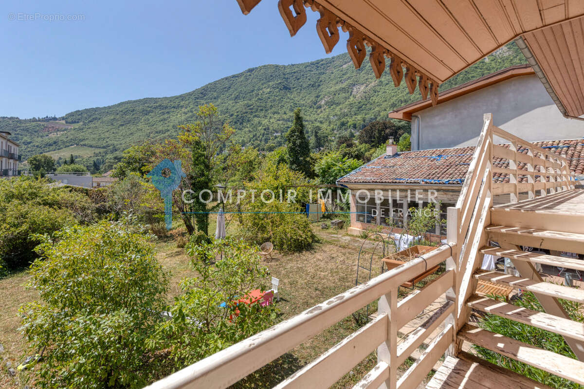 Isère (38) La Tronche -Maison Atypique 220 m2 sur terrain arboré de 1240 m2 - photo 3