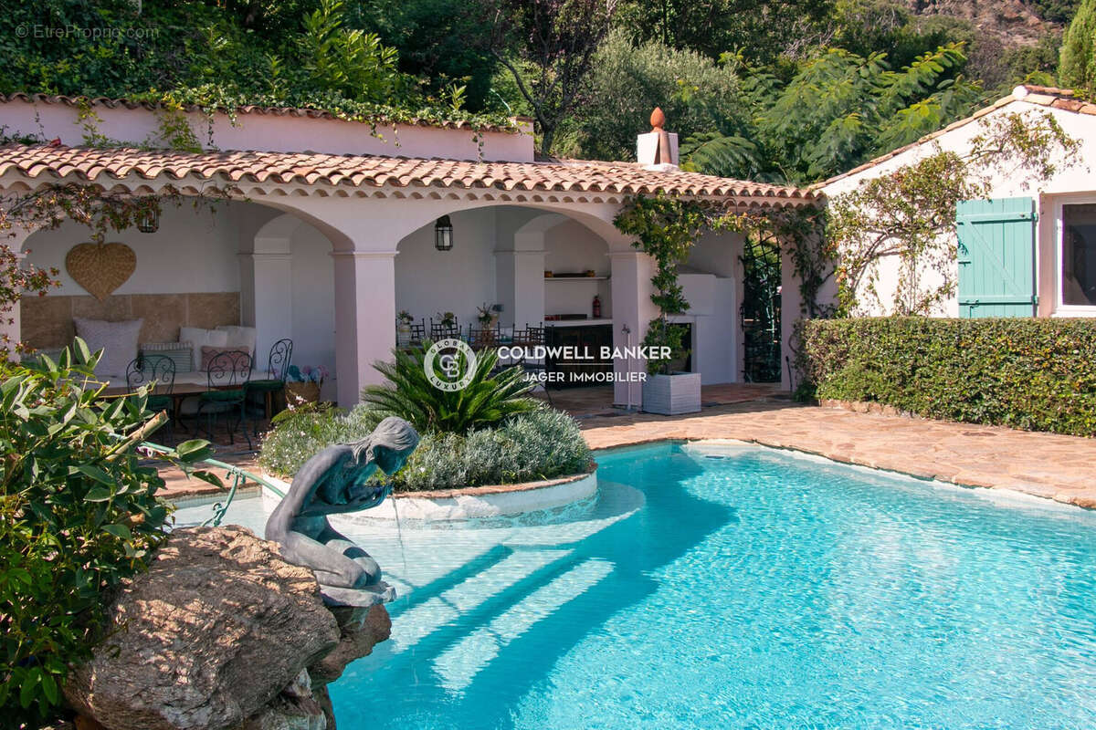 Maison à LA GARDE-FREINET