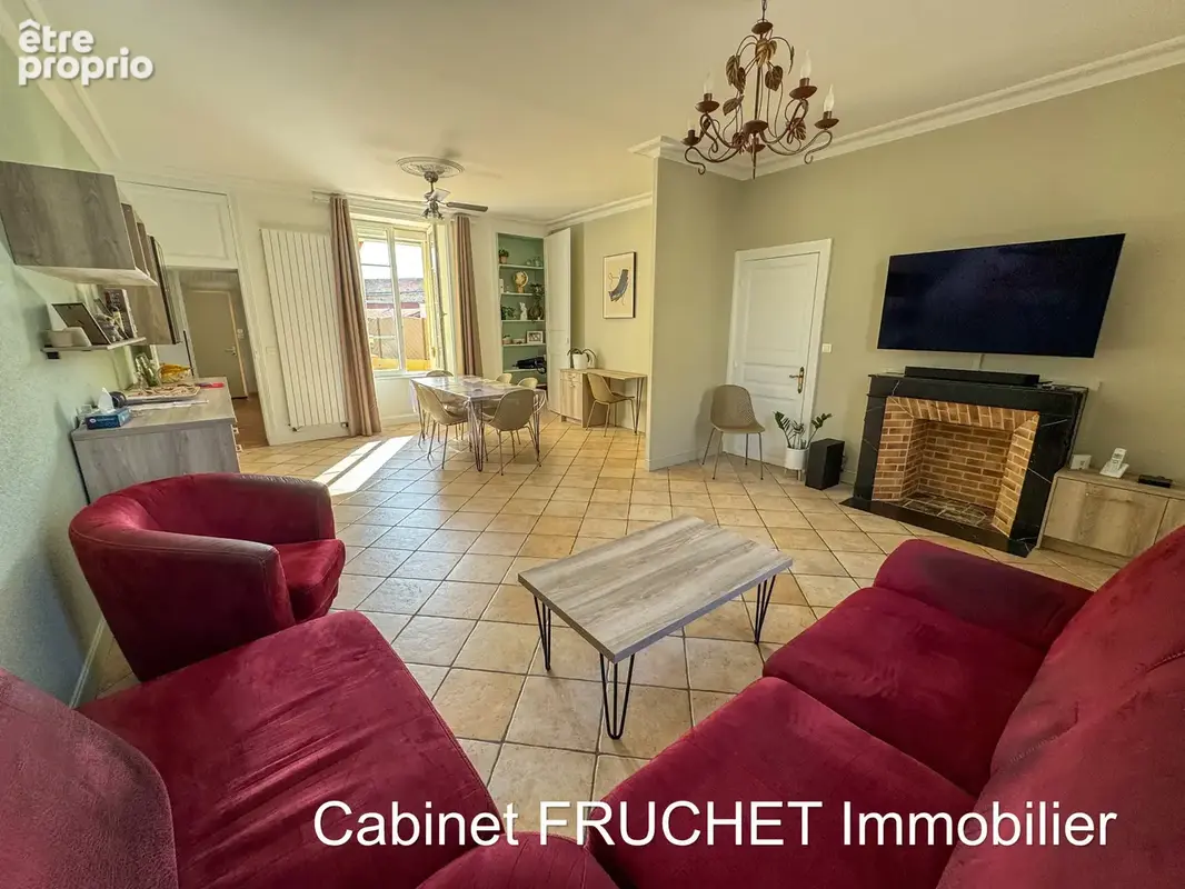En centre ville de CHANTONNAY - Maison de caractère avec 5 chambres - photo 6