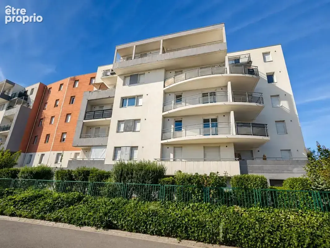 Appartement récent F3 de 67 m² avec parking et piscine - photo 6