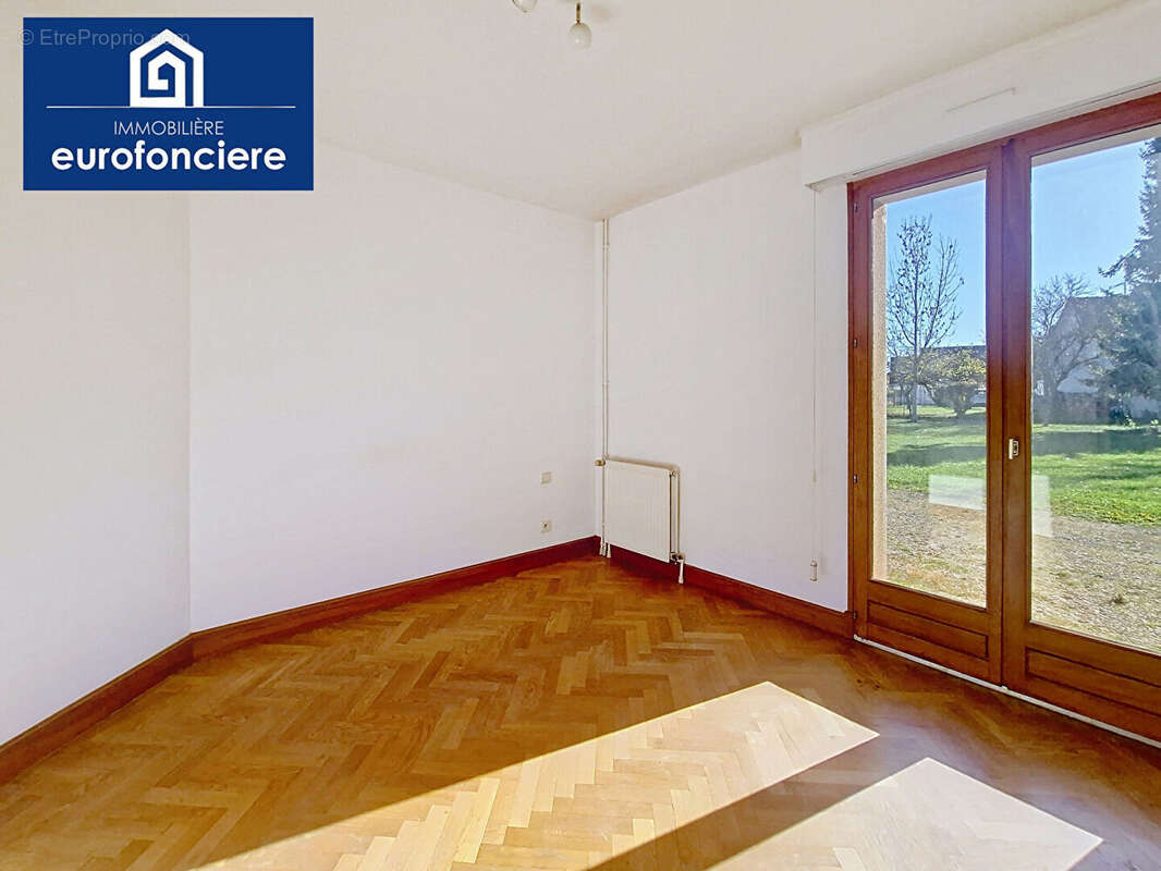 Maison à LA RIVIERE-DE-CORPS