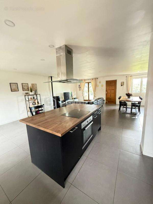 Maison à VILLEFONTAINE