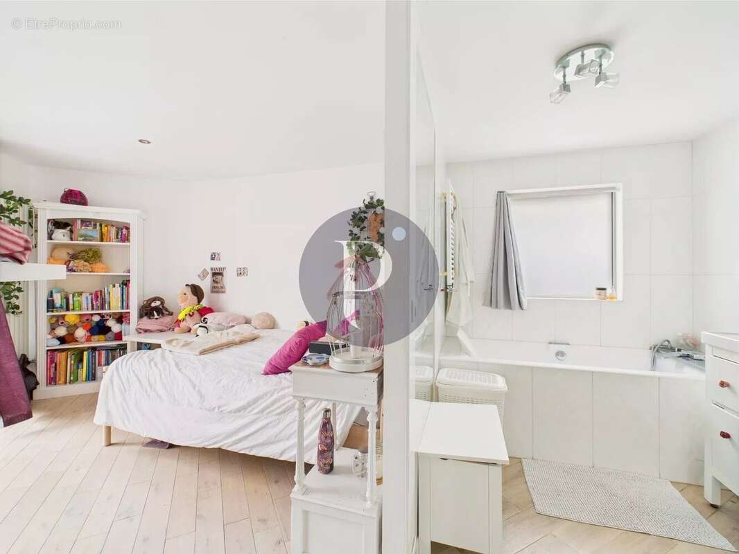 Maison à LE PLESSIS-ROBINSON