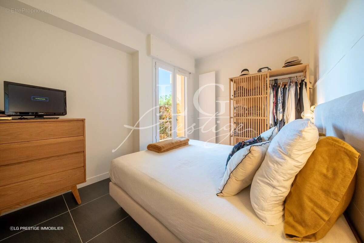 Appartement à MANDELIEU-LA-NAPOULE